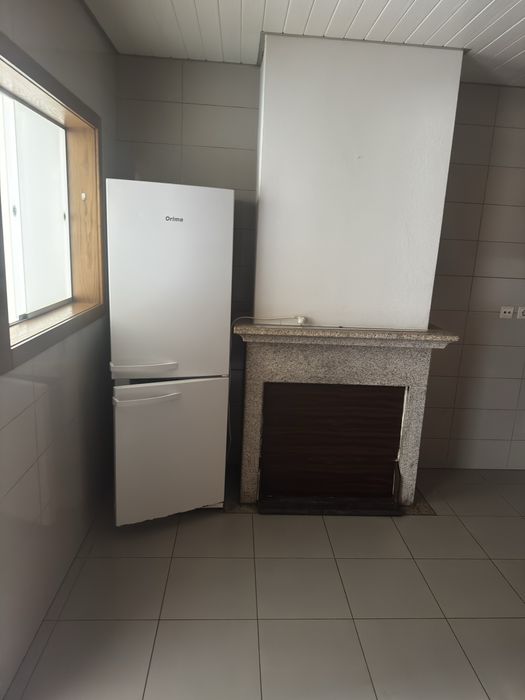 Alugo T2 sem mobília