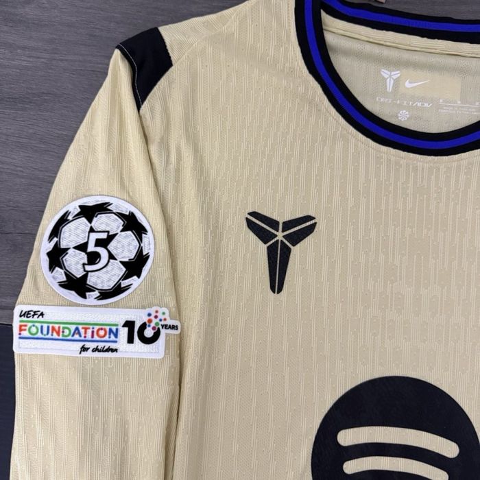 Футбольна форма Барселона 25-26/ Футбольное джерси Барселона 2026