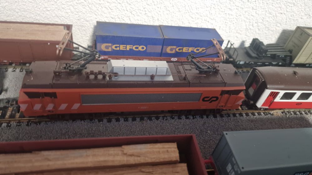 Vagons e cisternas do cimento saltra e tranfesa  novas raras.