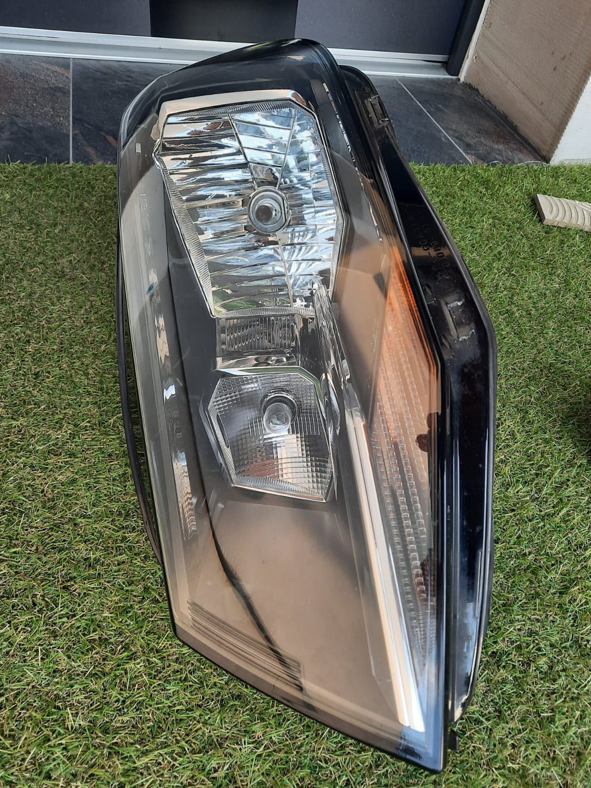 Lampa lewa VW Caddy Lift 2016 rok