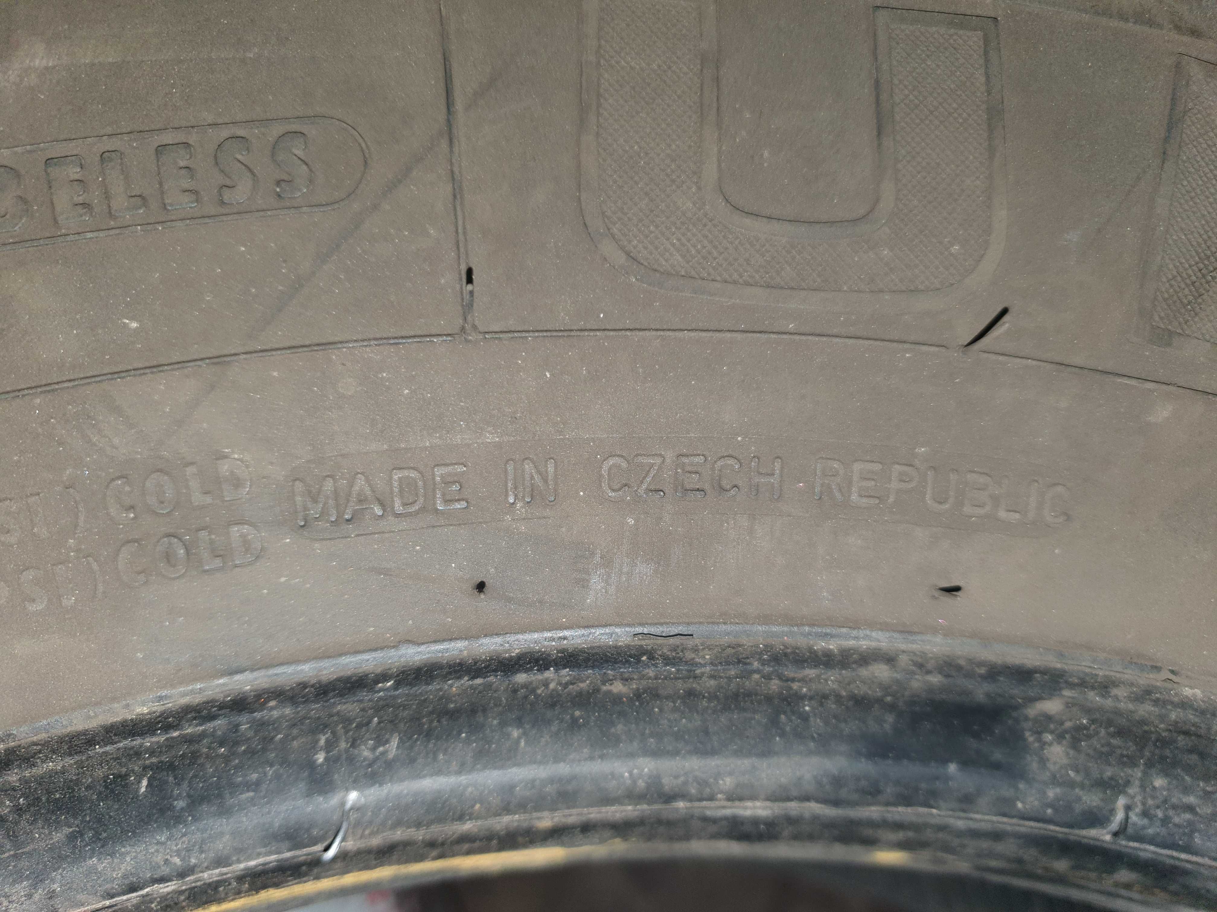 UNIROYAL 235 75 R17.5 в новенькому стані. Без торгу!