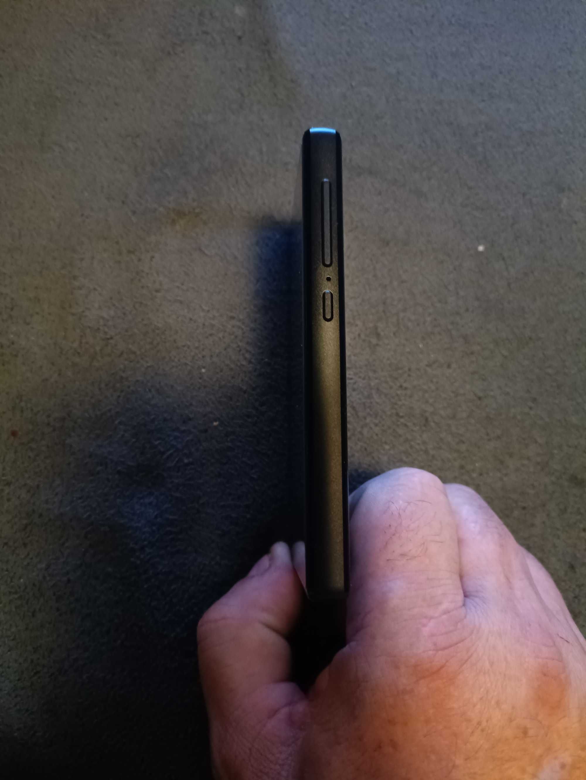 Odtwarzacz przenośny OILSKY M501 Android 8 głośnik RAM 3GB komputer