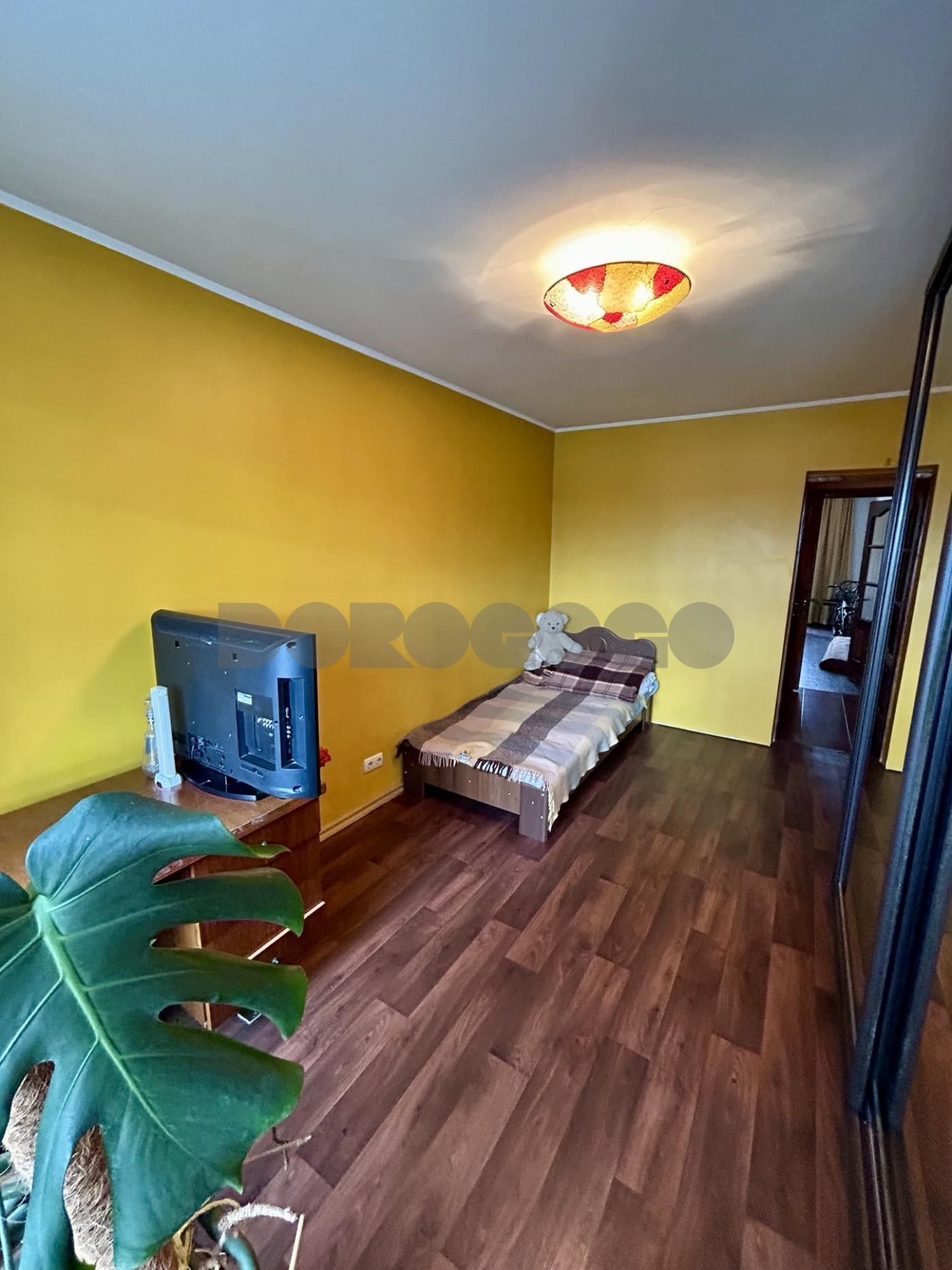 Продаж 3 кімн. кв-ри 70 м2 вул. Зодчих, 68/2