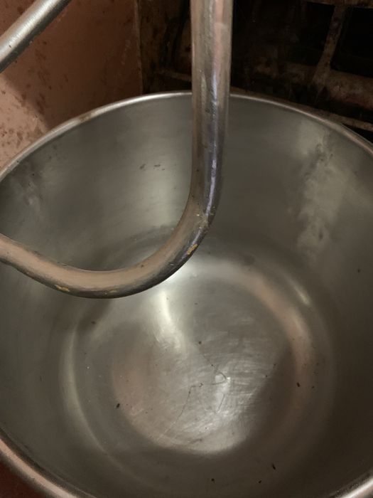 Тестомесильная машина А2 ХТЮ на 380Вт.Б/у