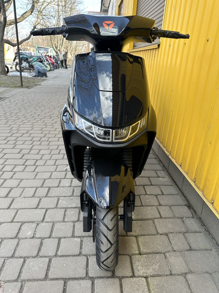 Новий електроскутер Yadea T9 2500W 72V20Ah електричний скутер