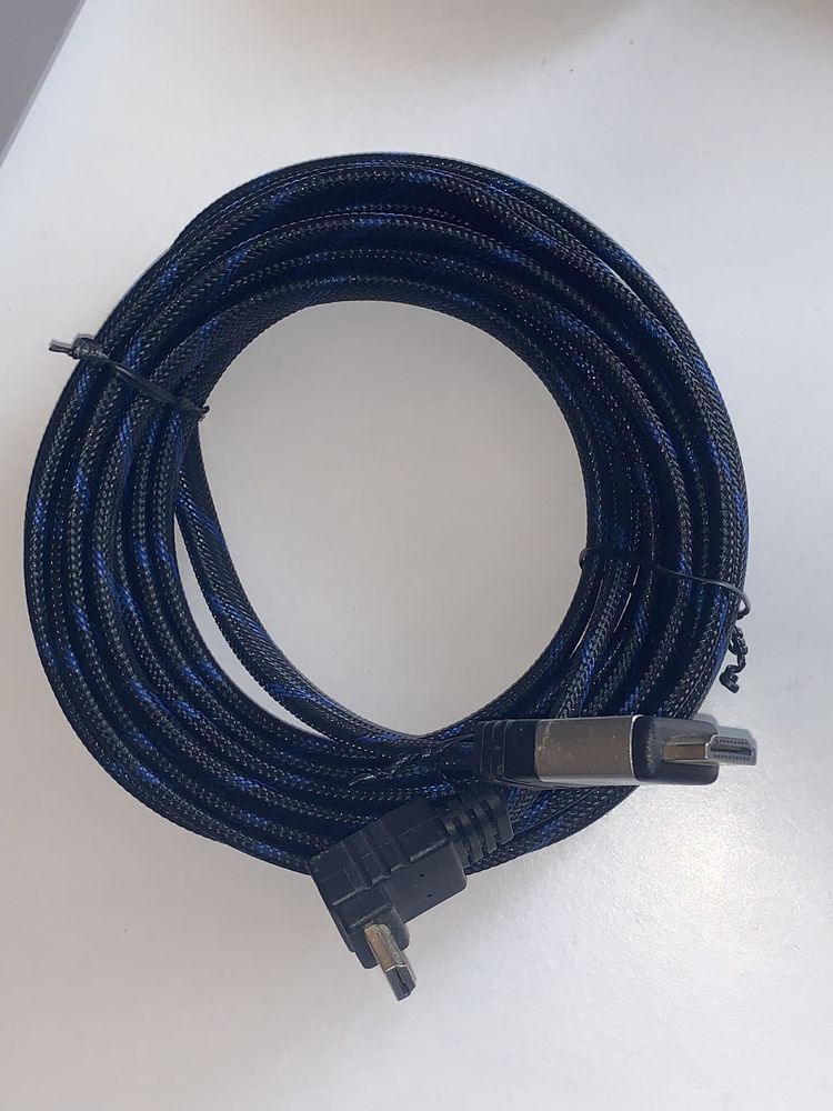 Długi kabel HDMI płaski z oplotem, wtyk kątowy, 5m