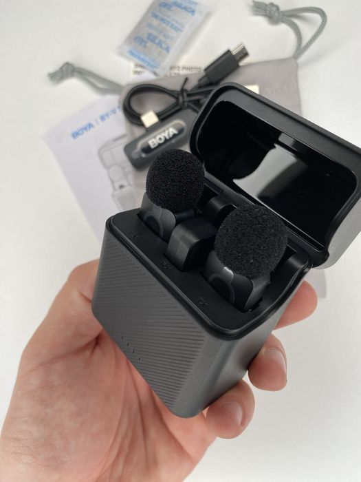 Петличка мікрофон Boya BY-V30 COMBO для iPhone/Android + зарядний кейс