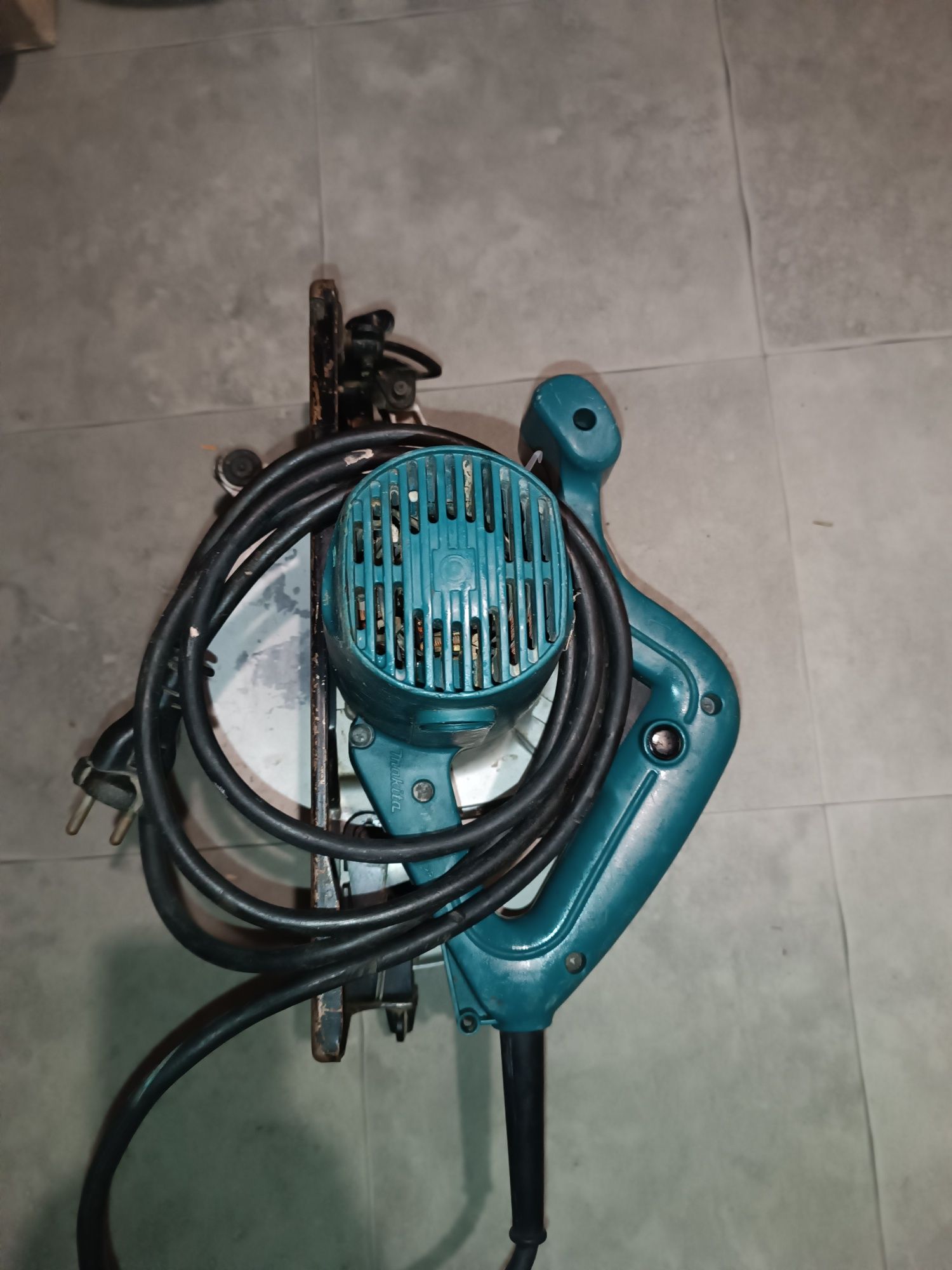 Пила дисковая Makita 5704R