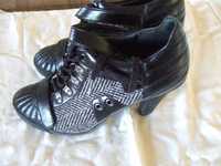 Botins Killah alta qualida completamente novosTam.40 cor preta e outra