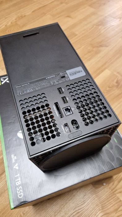 Konsola xbox series x 1 TB SSD