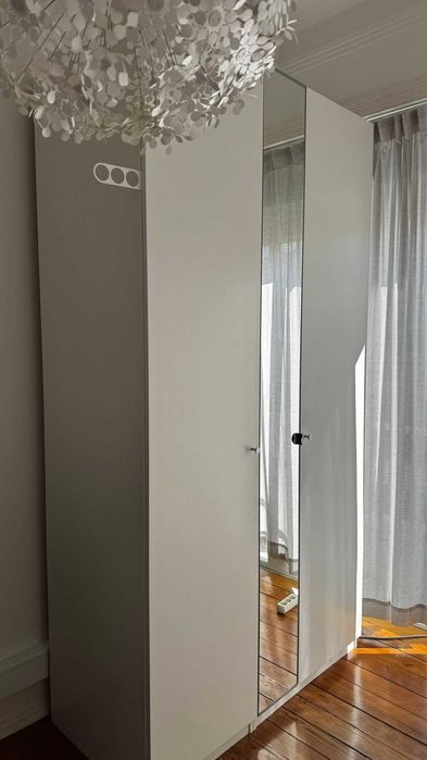 Roupeiro armário modular PAX branco com porta espelho 125cm largura