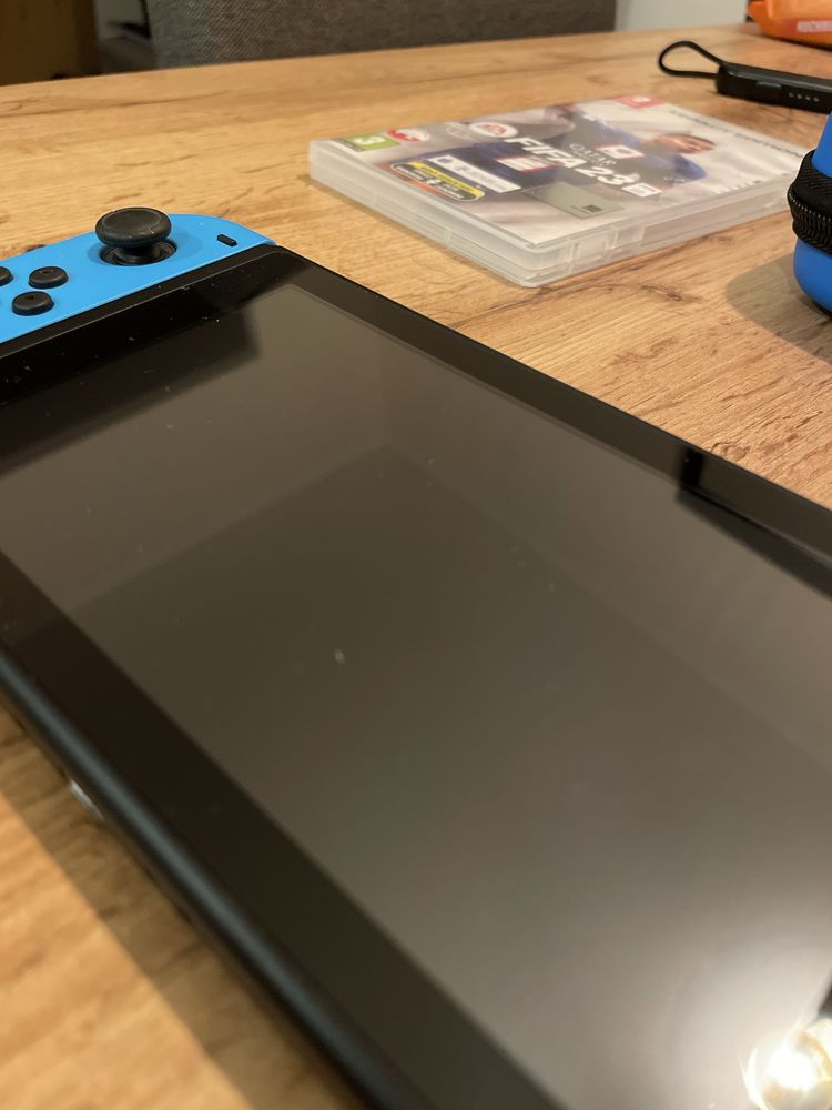 Nintendo Switch konsola + akcesoria - na prezent na komunię