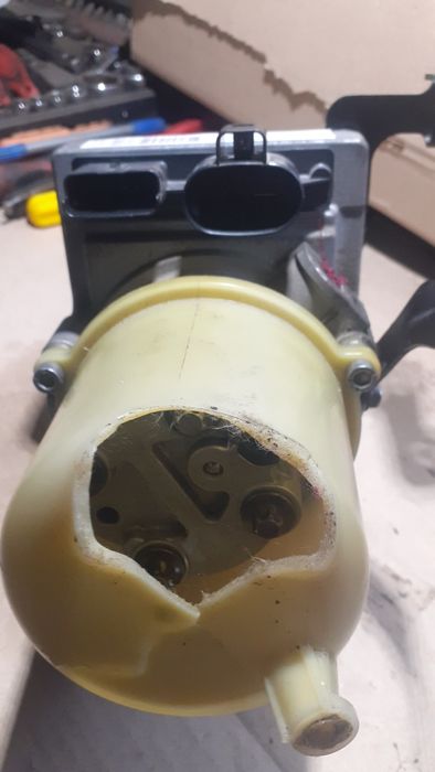 Електрогідропідсилювач