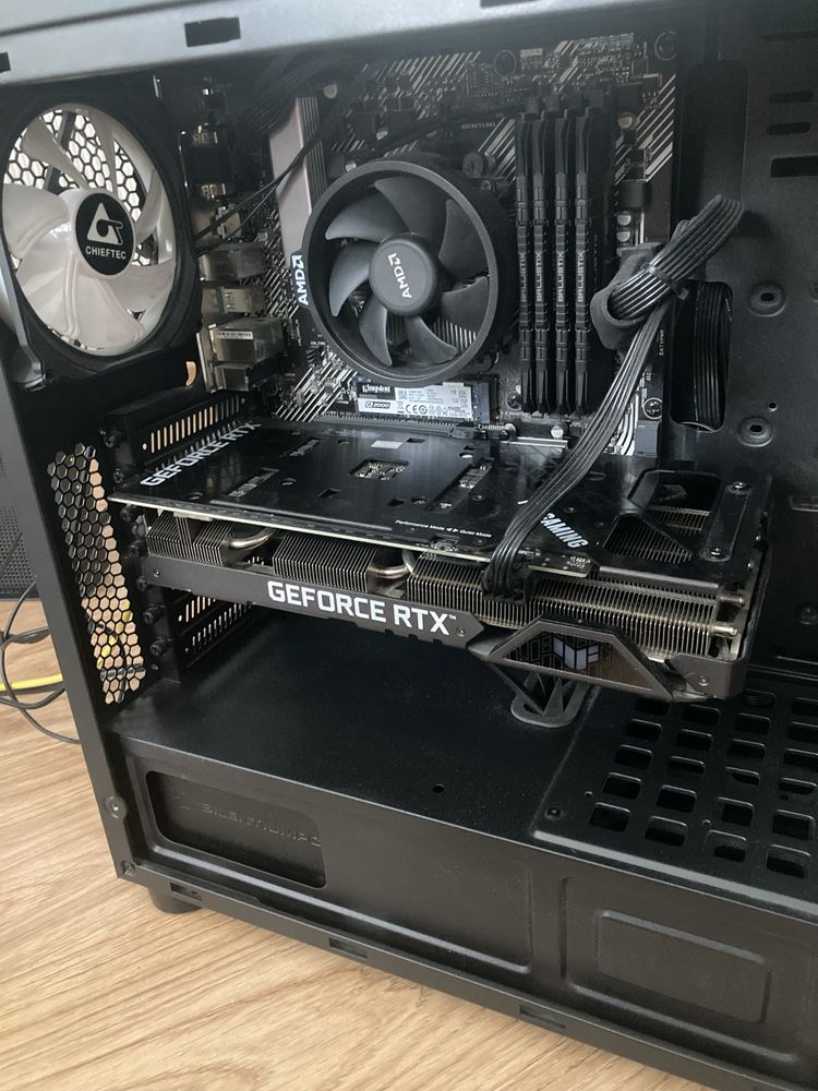 Komputer stacjonarny / NVIDIA GeForce RTX 3060 Ti / AMD Ryzen 5 3600