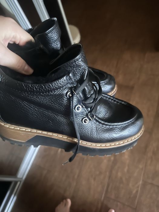 Продам черевики від Le Silla