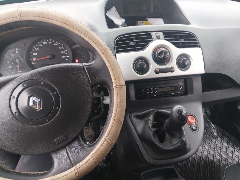 Автомобіль Рено кенго