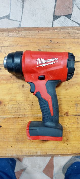 Фен Milwaukee m18 bgh