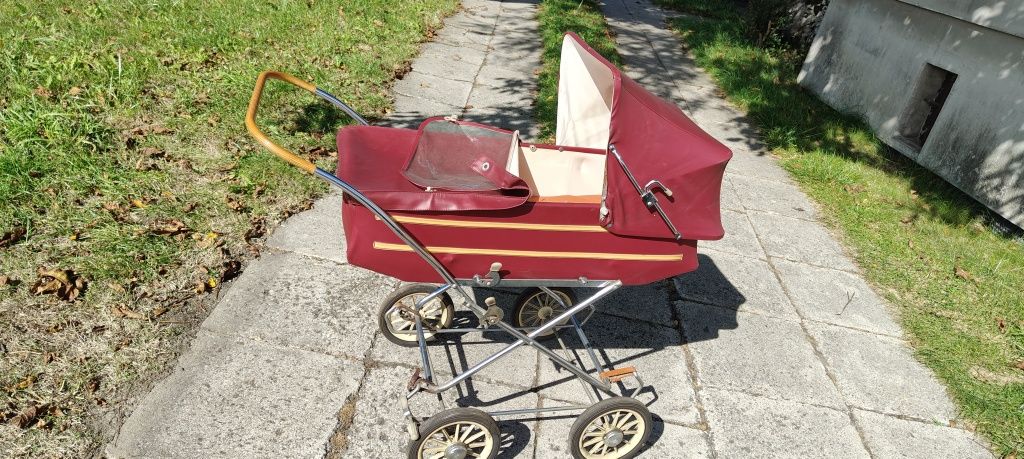 Wózek dziecięcy retro