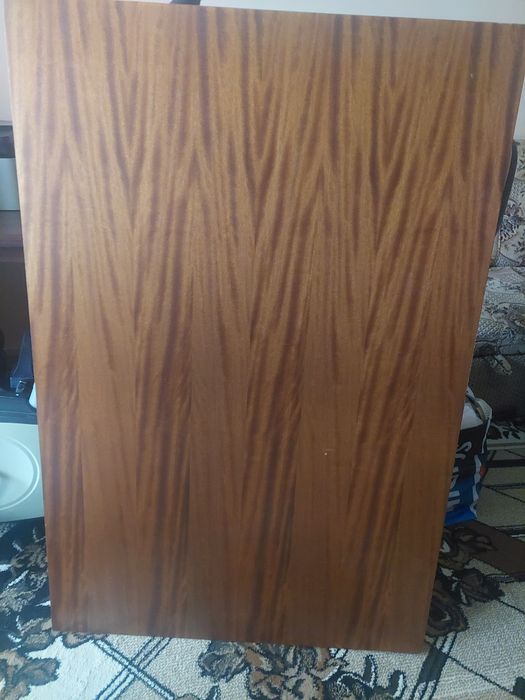 Гостинний стіл на 12 персон