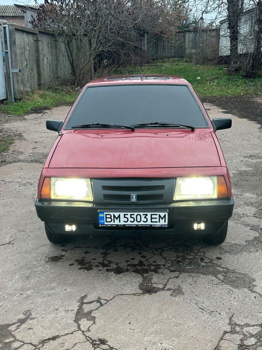 Машина ваз 2109!
