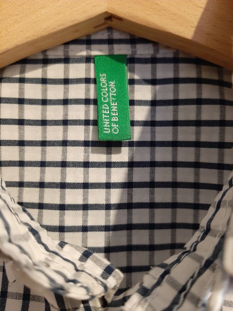 2 camisas xadrez: azul esc. Benetton e vermelha xadrez Oshkosh 4/5anos