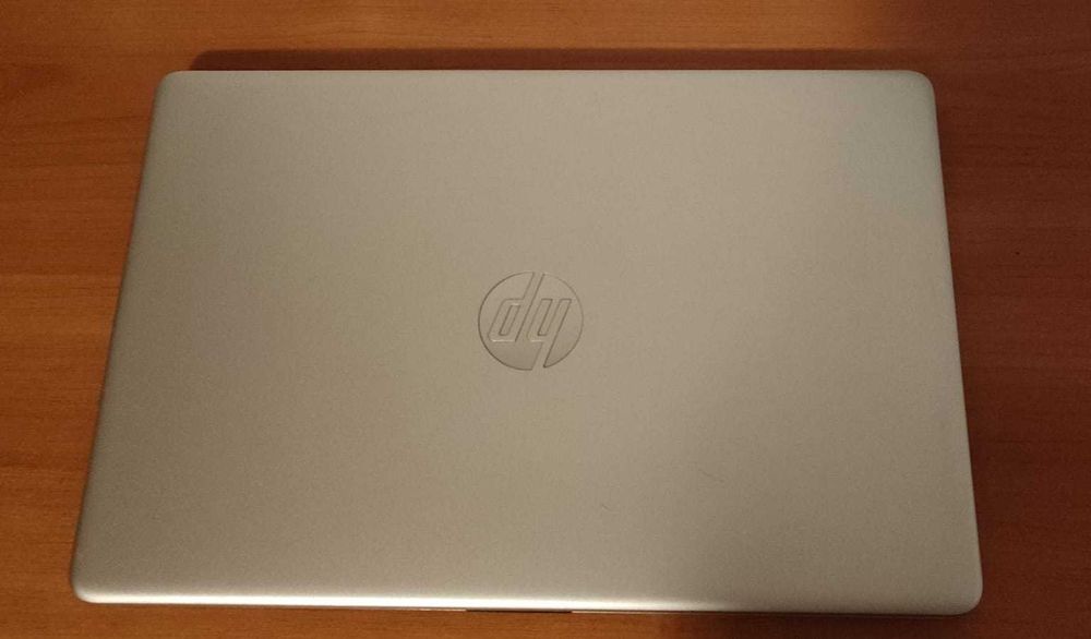 Laptop HP 15s...