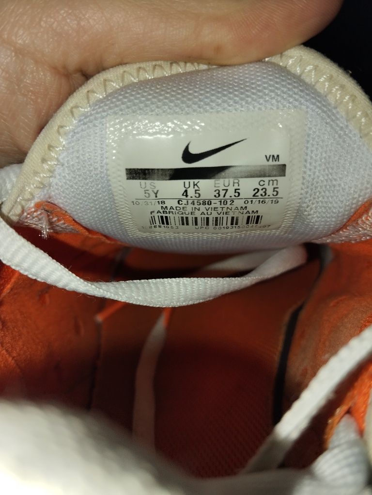 Кросівки Nike  розмір 37