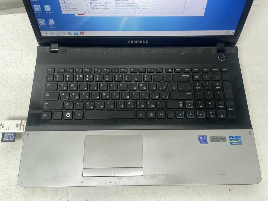 Ноутбук игровой Samsung NP300E7Z с большим экраном 17"