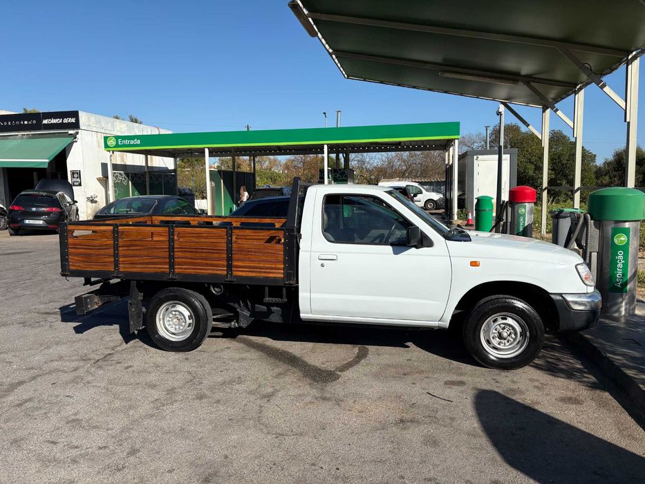 Nissan D22 C/ ar condicionado