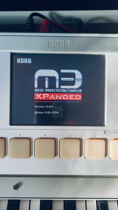 Korg M3 expanded z modułem Radias plus klawiatura plus hard case.