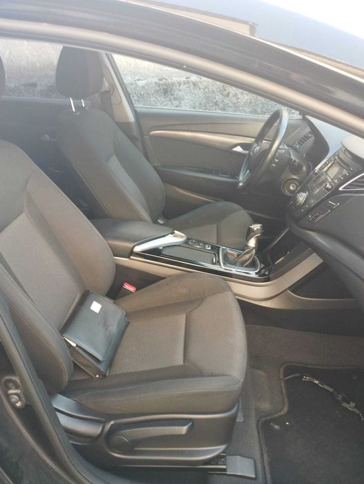 Hyundai i40 SW 1.7 CRDI – Muito equipada, motor precisa de reparação