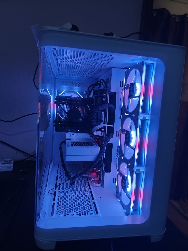 PC com ryzen 7 5700X e uma 4060 oc