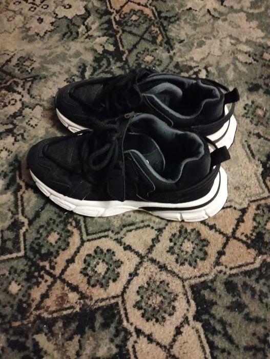 Кросівки дитячі.