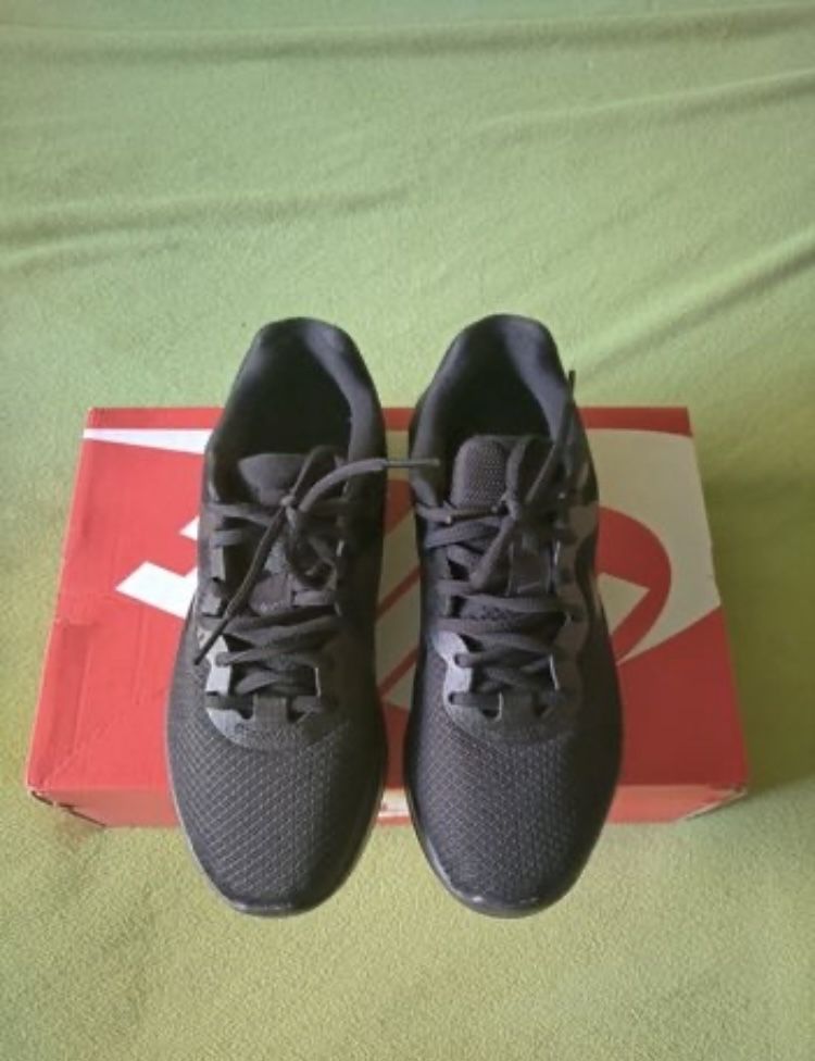 Buty Nike Revolution 6 rozmiar 38,5 wkladka 24,5cm