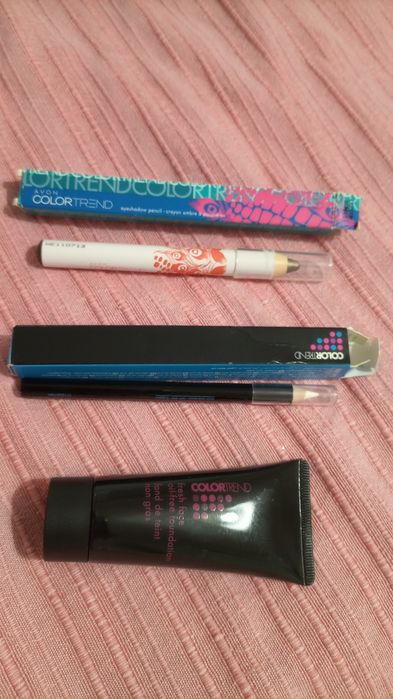 Vários produtos Avon, desde...