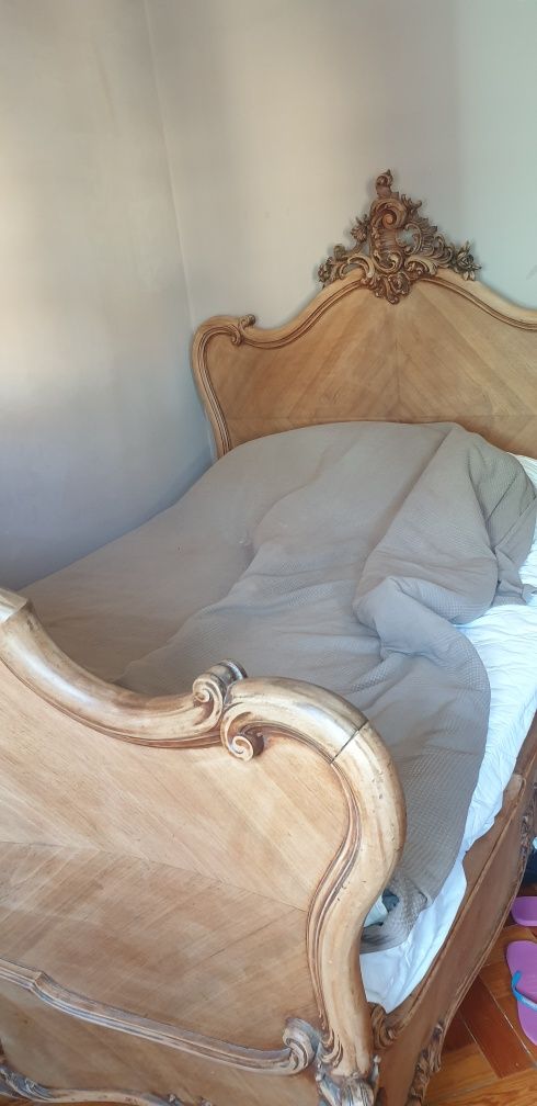 Cama de casal com colchão