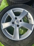 Резина зимова на дисках R 15 zoe