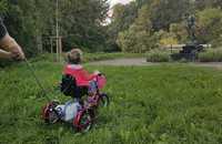 Rower dziecięcy rehabilitacyjny trójkołowy + strzemiona z obejmą łydki