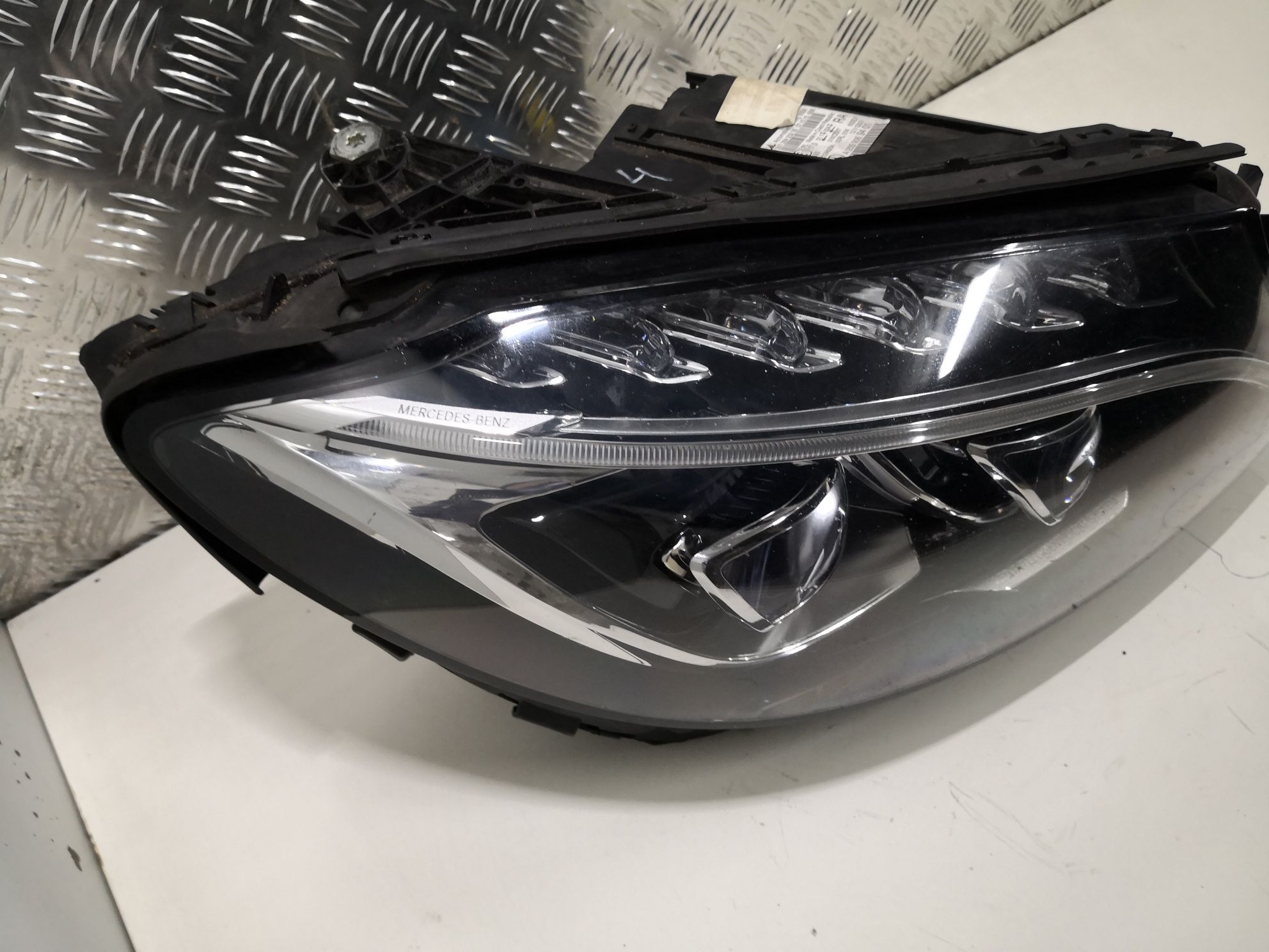 Reflektor przedni prawy Mercedes C W205 full led ILS lampa prawa