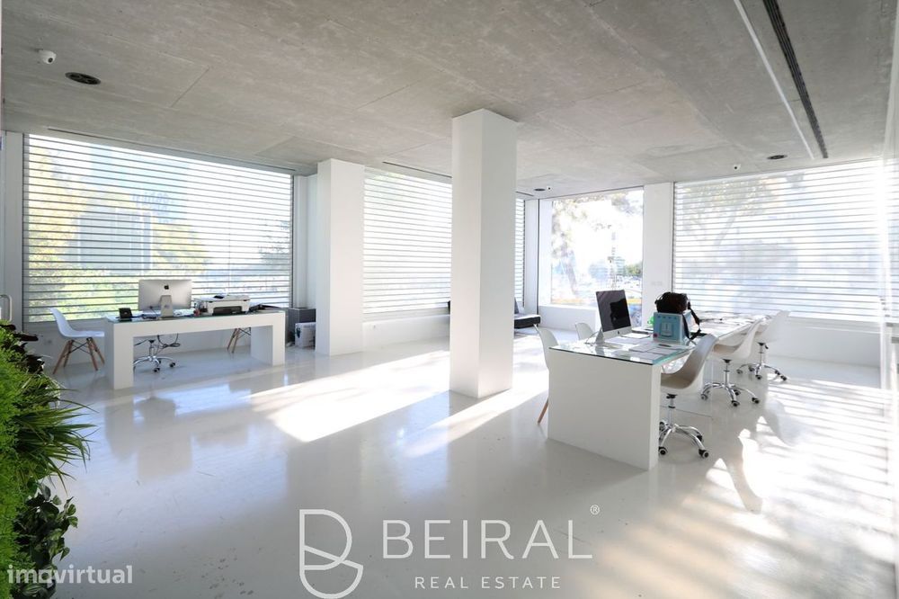 Espaço comercial espaçoso e luminoso no centro de Lisboa