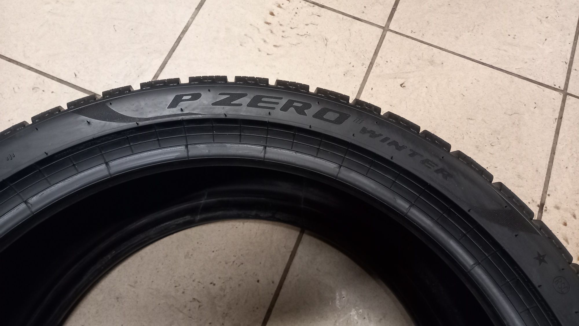 Opona Zimowa Pirelli P Zero Winter Rsc 275/35/19 100Y 4620 1szt