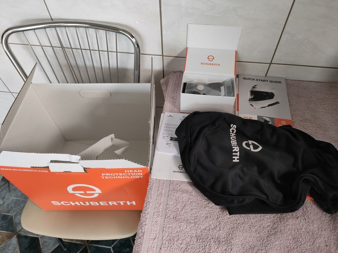 Kask Schubert z interkomem STAN IDEALNY najnowszy model
