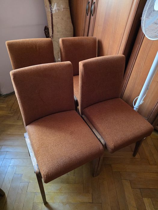 Krzesła Aga projekt Józefa Chierowskiego