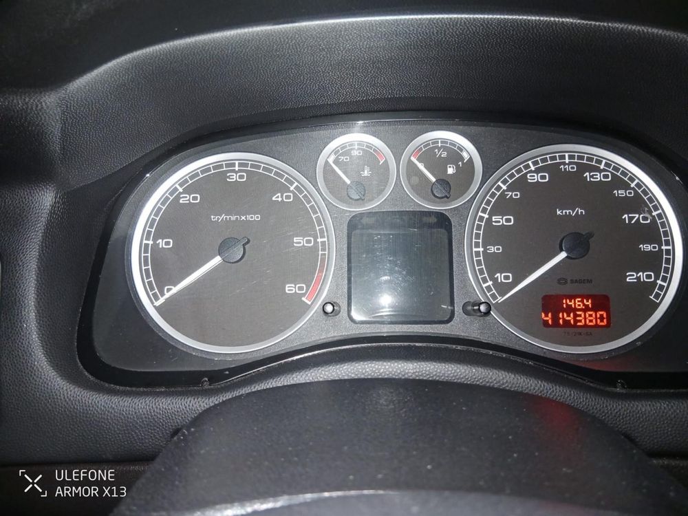 Peugeot ano 2004 nada a fazer