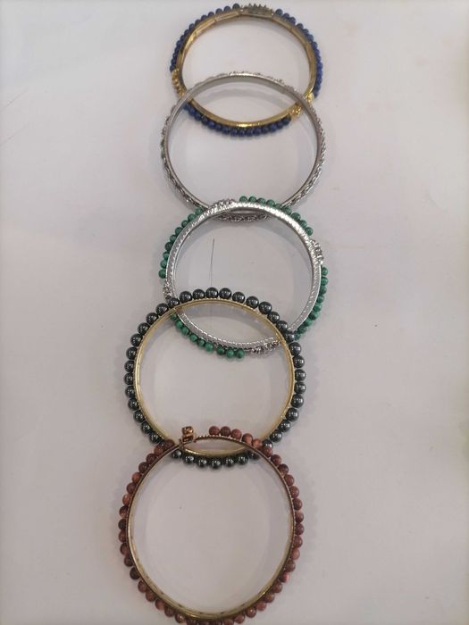 Lote de Bijuteria - 12 Pulseiras Artesanais?