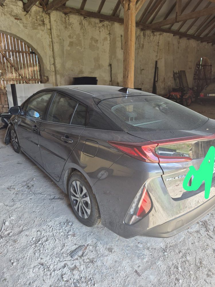 Toyota prius prime plug-in