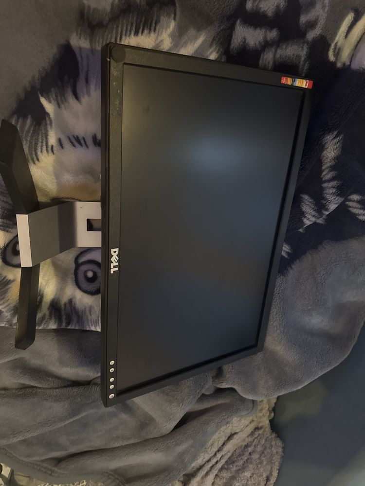 Monitor z komputerem
