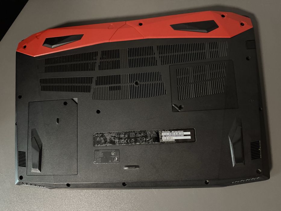 Acer Predator Helios 300 PH315‑51‑784Y (NH.Q3FEU.023)