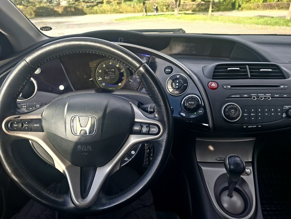 Honda Civic VIII UFO