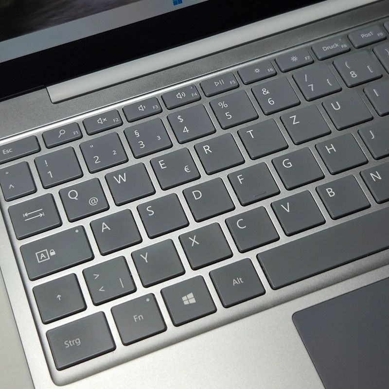 Microsoft Surface Laptop Go 12.4"